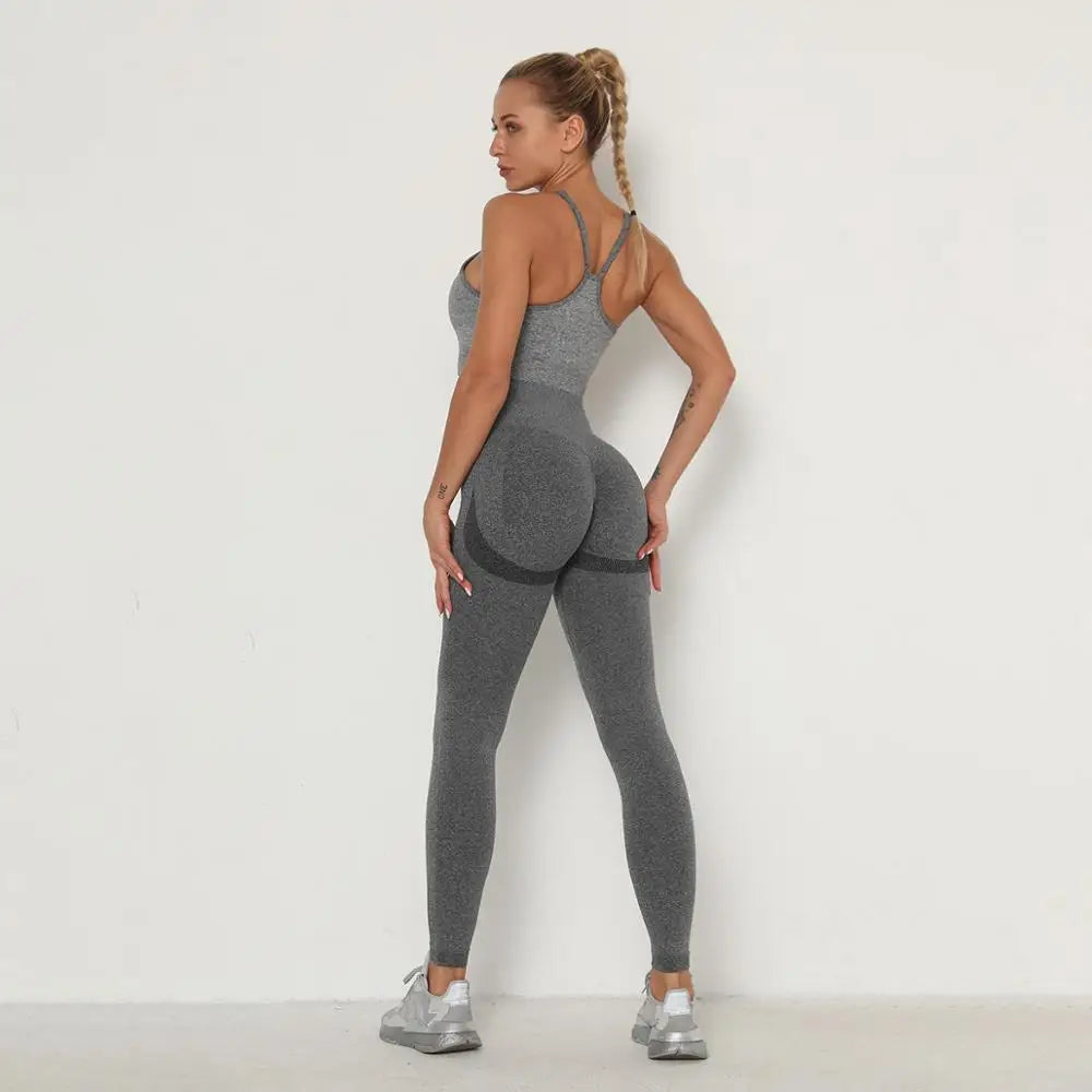 Seamless Women's Gym Set – Long Sleeve Top & High-Waist Leggings